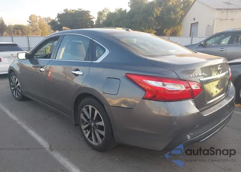 2017 Nissan Altima 2.5 Sv z USA, uszkodzony, nr VIN 1N4AL3AP6HC156326